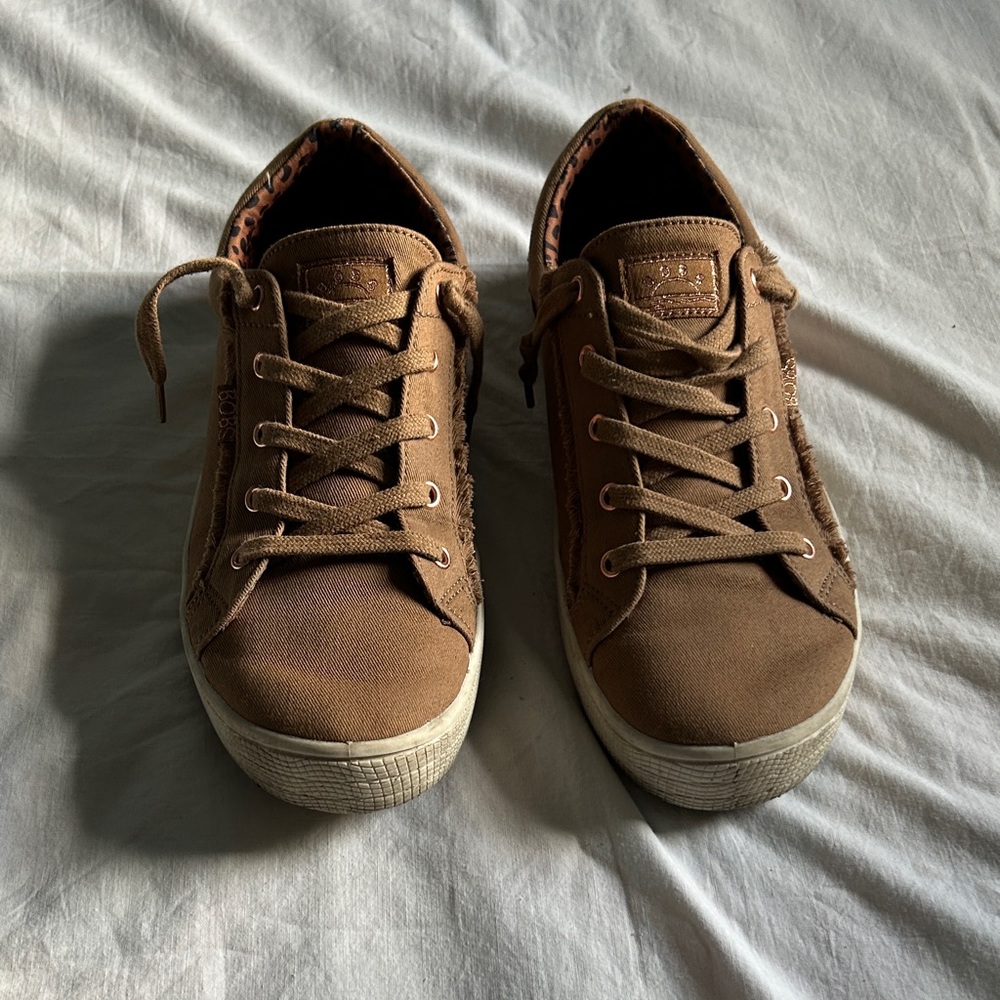 Skechers women's 2CUTE4U in Chestnut